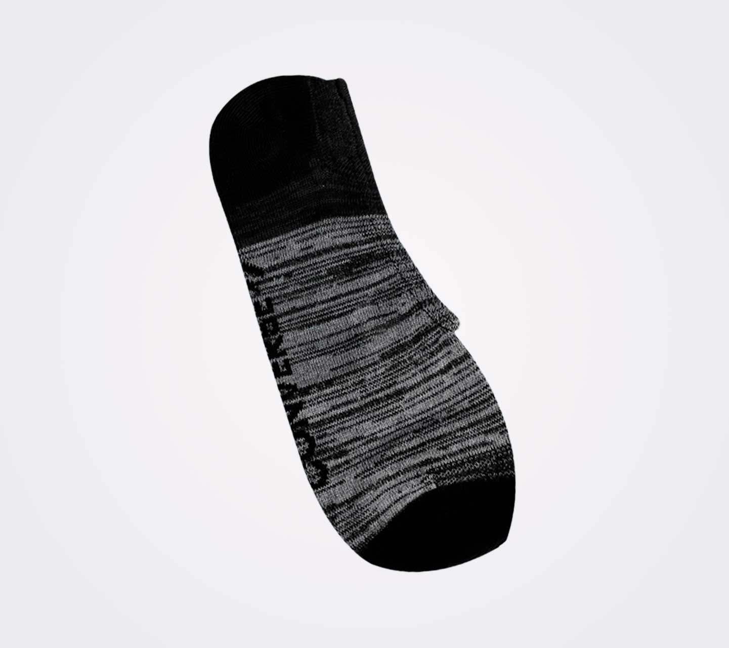 Calcetines Converse Tripack Negros con Diseño Unisex Vista del par gris