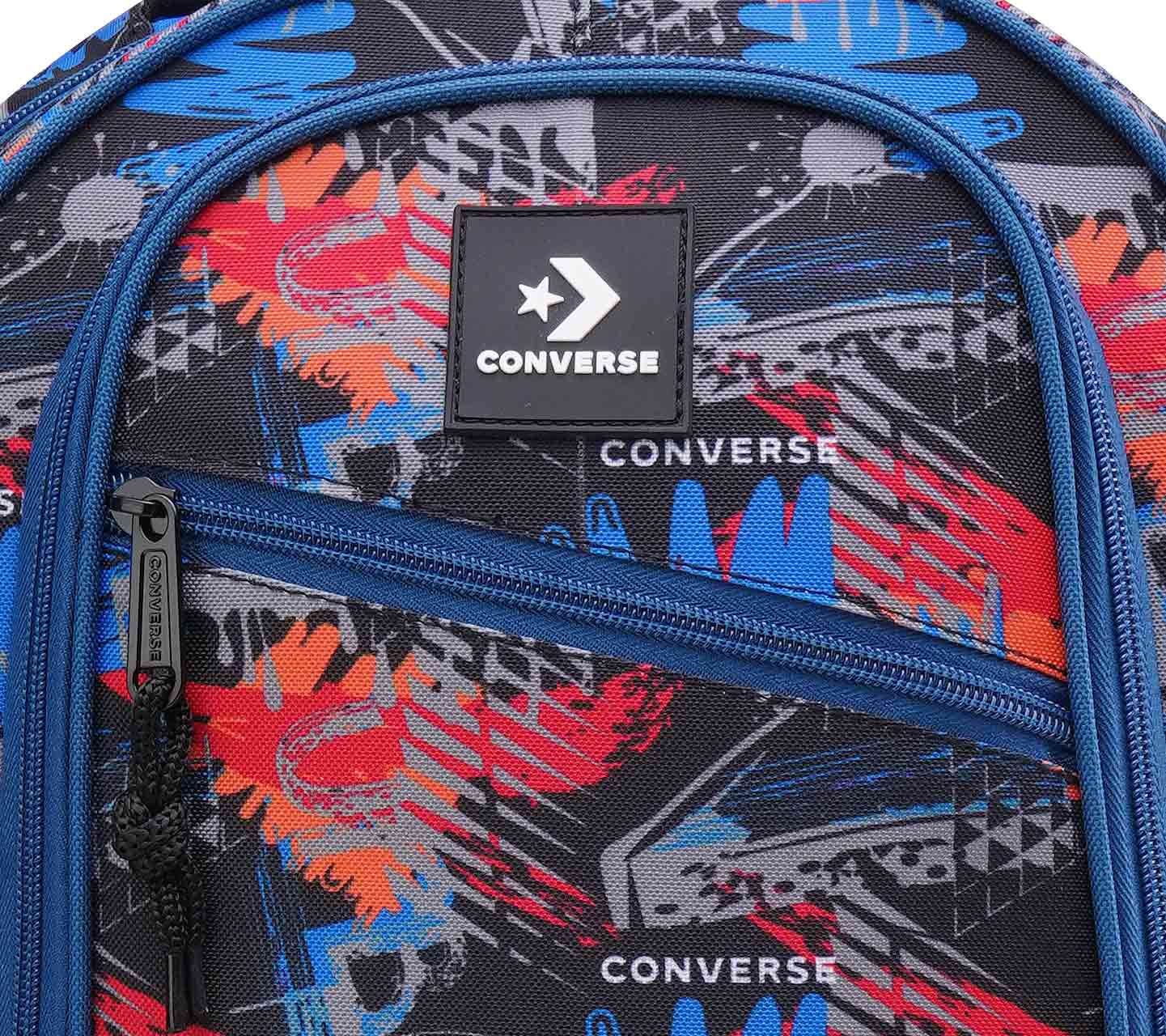 Mochila Converse BTS 24 Multicolor Azul Unisex Close up al logo