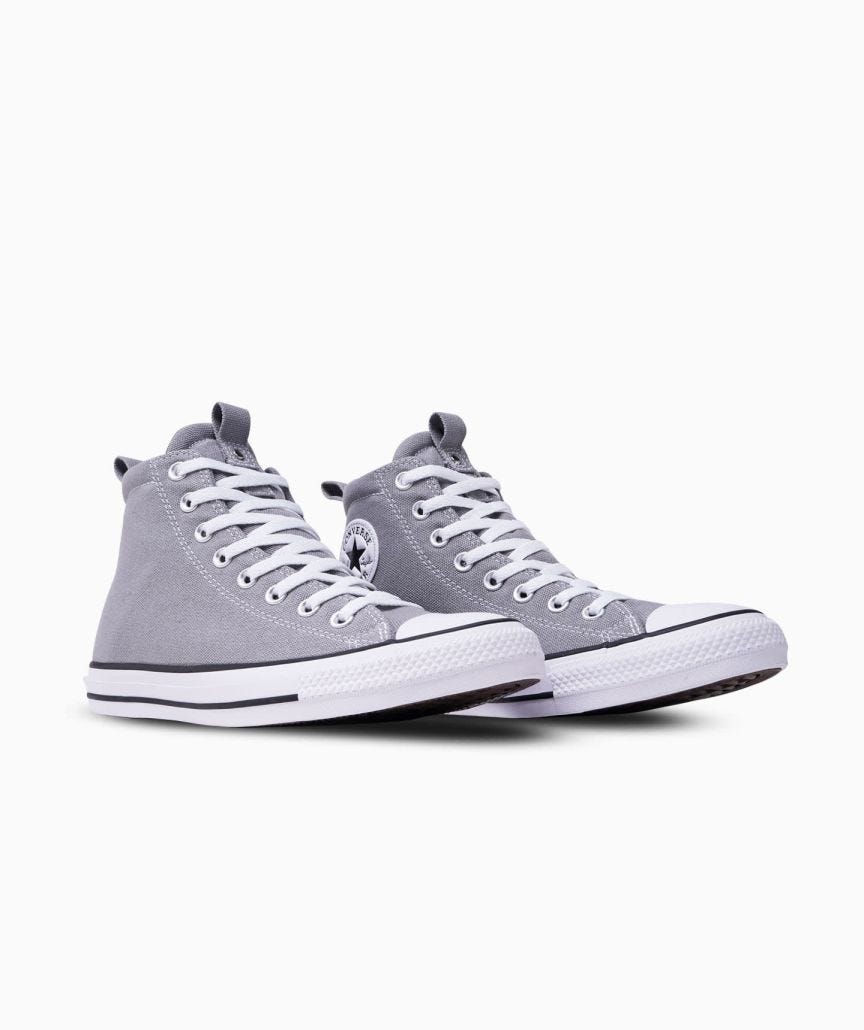 Tenis Converse Chuck Taylor All Star Grises Claro en Bota de Lona para Hombre Vista lateral derecha del par