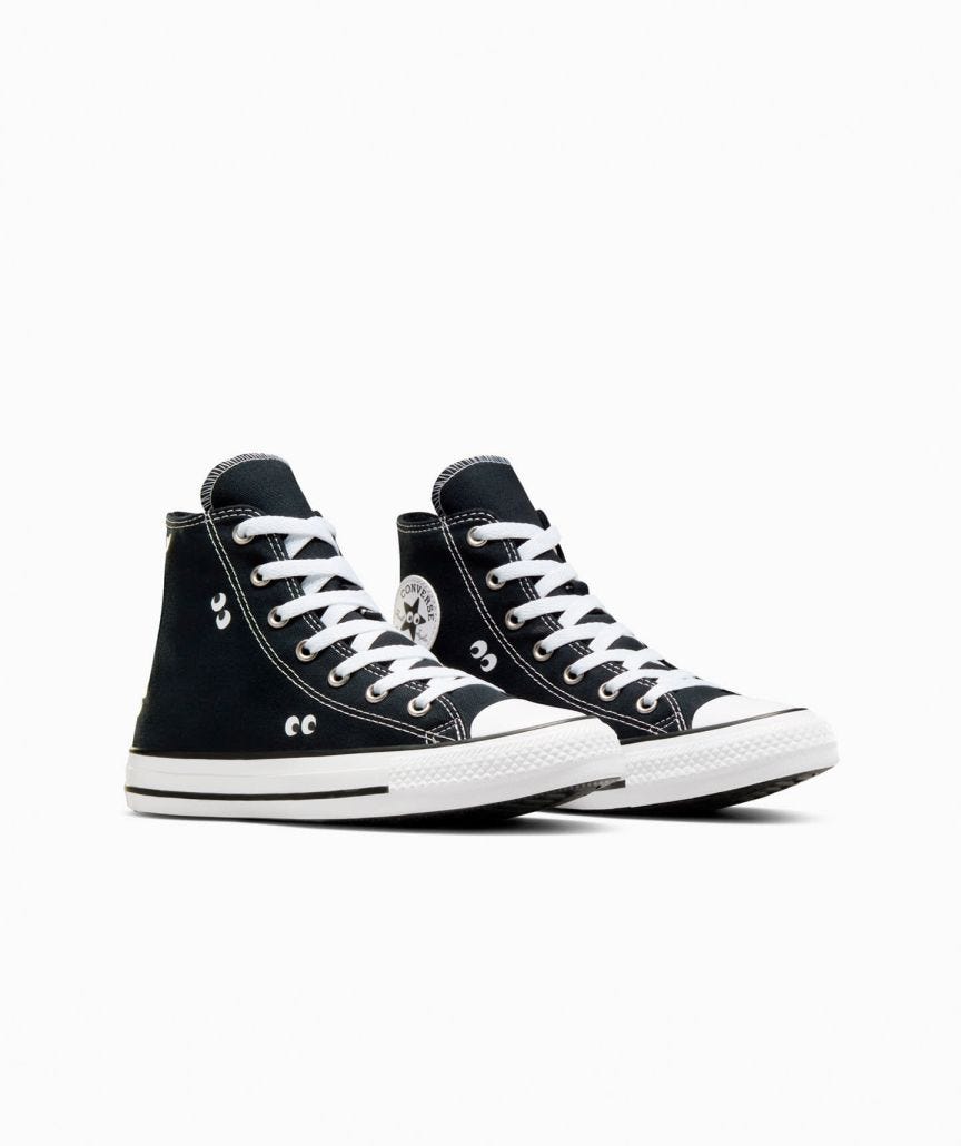 Tenis Converse Chuck Taylor All Star con Diseño en Bota de Lona para Niños Vista lateral derecha del par