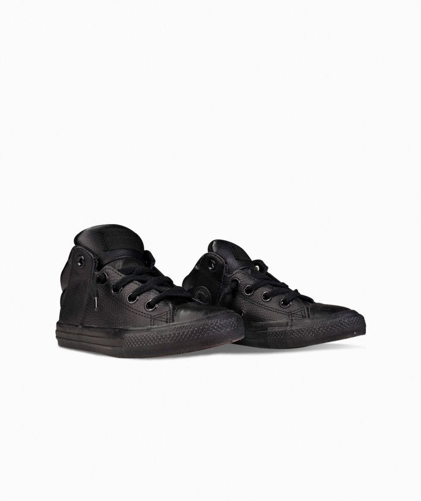 Tenis Converse Chuck Taylor Axel Negros en Bota de Piel para Niños Vista lateral derecha del par