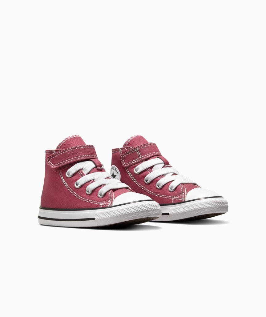 Tenis Converse Chuck Taylor 1V Rojos en Bota de Lona para Infante Vista lateral derecha del par