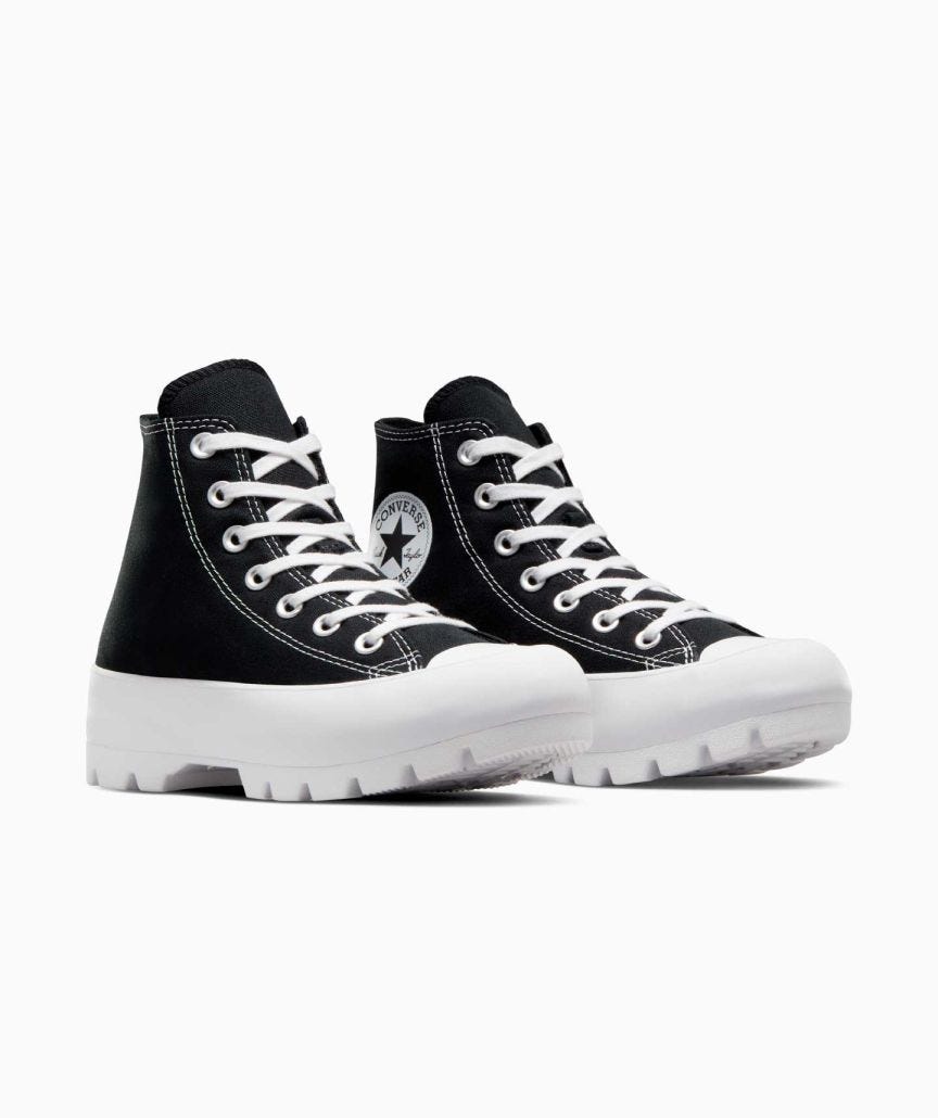Tenis Converse de Plataforma Lugged Negros en Bota de Lona para Mujer Vista lateral derecha del par